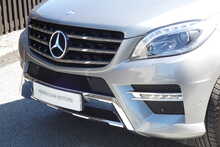 Mercedes-Benz M Class 3.0 ML350 V6 BlueTEC AMG Line SUV 5dr Diesel G-Tronic 4WD Euro 6 (s/s) (258 ps)