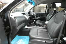 Nissan Navara 2.3 dCi Tekna Pickup Double Cab 4dr Diesel Manual 4WD Euro 6 (s/s) (190 ps)