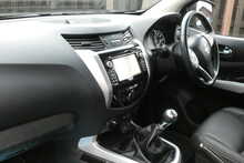 Nissan Navara 2.3 dCi Tekna Pickup Double Cab 4dr Diesel Manual 4WD Euro 6 (s/s) (190 ps)