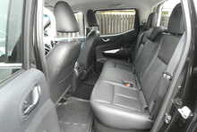 Nissan Navara 2.3 dCi Tekna Pickup Double Cab 4dr Diesel Manual 4WD Euro 6 (s/s) (190 ps)
