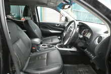 Nissan Navara 2.3 dCi Tekna Pickup Double Cab 4dr Diesel Manual 4WD Euro 6 (s/s) (190 ps)