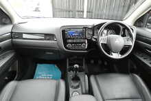Mitsubishi Outlander 2.2 DI-D GX4 SUV 5dr Diesel Manual 4WD Euro 6 (s/s) (147 ps)