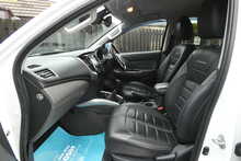 Mitsubishi L200 2.4 DI-D DC Barbarian Pickup Double Cab 4dr Diesel Manual 4WD Euro 6 (178 ps)