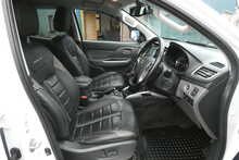 Mitsubishi L200 2.4 DI-D DC Barbarian Pickup Double Cab 4dr Diesel Manual 4WD Euro 6 (178 ps)