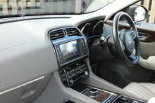 Jaguar F-PACE 2.0 D180 Portfolio SUV 5dr Diesel Auto AWD Euro 6 (s/s) (180 ps)