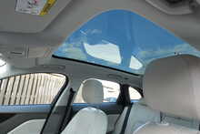 Jaguar F-PACE 2.0 D180 Portfolio SUV 5dr Diesel Auto AWD Euro 6 (s/s) (180 ps)