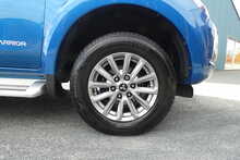 Mitsubishi L200 2.4 DI-D DC Warrior Pickup Double Cab 4dr Diesel Manual 4WD Euro 6 (178 ps)