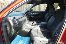 Volvo XC40 2.0 T4 R-Design Pro SUV 5dr Petrol Auto AWD Euro 6 (s/s) (190 ps)