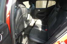 Volvo XC40 2.0 T4 R-Design Pro SUV 5dr Petrol Auto AWD Euro 6 (s/s) (190 ps)