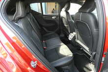 Volvo XC40 2.0 T4 R-Design Pro SUV 5dr Petrol Auto AWD Euro 6 (s/s) (190 ps)