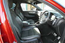 Volvo XC40 2.0 T4 R-Design Pro SUV 5dr Petrol Auto AWD Euro 6 (s/s) (190 ps)