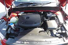 Volvo XC40 2.0 T4 R-Design Pro SUV 5dr Petrol Auto AWD Euro 6 (s/s) (190 ps)