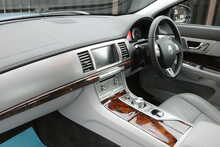 Jaguar XF 3.0d V6 Luxury Saloon 4dr Diesel Auto Euro 5 (240 ps)