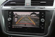 Volkswagen Tiguan 2.0 TDI SE Navigation SUV 5dr Diesel DSG Euro 6 (s/s) (150 ps)