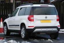 Skoda Yeti 2.0 TDI Elegance Outdoor 5dr Diesel DSG 4WD Euro 5 (140 ps)