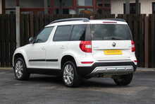 Skoda Yeti 2.0 TDI Elegance Outdoor 5dr Diesel DSG 4WD Euro 5 (140 ps)