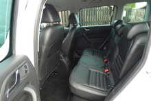 Skoda Yeti 2.0 TDI Elegance Outdoor 5dr Diesel DSG 4WD Euro 5 (140 ps)