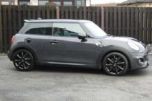 MINI Hatch 2.0 Cooper SD Hatchback 3dr Diesel Auto 6Spd Euro 6 (s/s) (170 ps)
