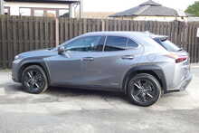 Lexus UX 2.0 250h SUV 5dr Petrol Hybrid E-CVT Euro 6 (s/s) (184 ps)