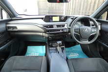 Lexus UX 2.0 250h SUV 5dr Petrol Hybrid E-CVT Euro 6 (s/s) (184 ps)