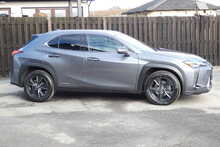 Lexus UX 2.0 250h SUV 5dr Petrol Hybrid E-CVT Euro 6 (s/s) (184 ps)