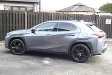 Lexus UX 2.0 250h SUV 5dr Petrol Hybrid E-CVT Euro 6 (s/s) (184 ps)