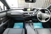 Lexus UX 2.0 250h SUV 5dr Petrol Hybrid E-CVT Euro 6 (s/s) (184 ps)