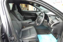 Lexus UX 2.0 250h SUV 5dr Petrol Hybrid E-CVT Euro 6 (s/s) (184 ps)