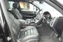 Porsche Cayenne 2.9T V6 S SUV 5dr Petrol TiptronicS 4WD Euro 6 (s/s) (440 ps)