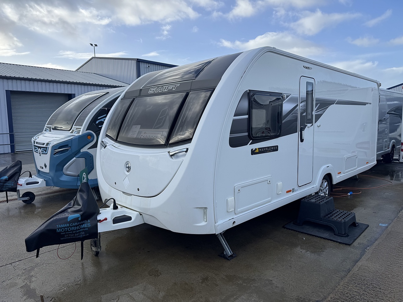 Swift Mayflower 880 - U2736