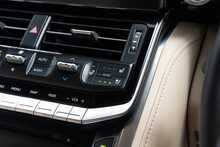 Toyota Land Cruiser ZX - U1437