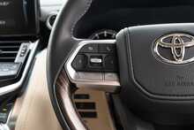 Toyota Land Cruiser ZX - U1437