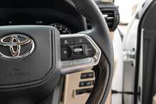 Toyota Land Cruiser ZX - U1437