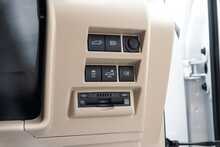 Toyota Land Cruiser ZX - U1437