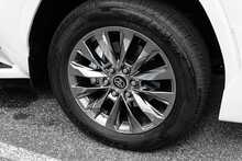 Toyota Land Cruiser ZX - U1437