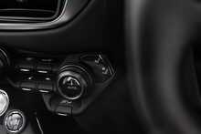 Aston Martin Vantage V8 Roadster - U1457