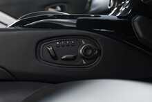 Aston Martin Vantage V8 Roadster - U1457