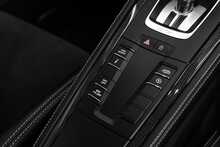 Porsche 718 Cayman GT4 - U1489