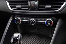 Alfa Romeo Giulia V6 Bi-Turbo Quadrifoglio - U1532