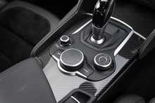 Alfa Romeo Giulia V6 Bi-Turbo Quadrifoglio - U1532