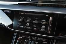 Audi A8 TFSIe V6 Black Edition - U1544