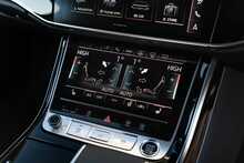 Audi A8 TFSIe V6 Black Edition - U1544