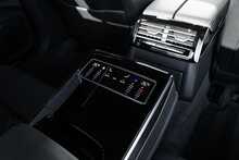 Audi A8 TFSIe V6 Black Edition - U1544