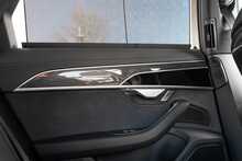 Audi A8 TFSIe V6 Black Edition - U1544