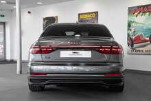 Audi A8 TFSIe V6 Black Edition - U1544