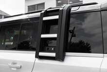 Land Rover Defender 110 D300 X-Dynamic HSE - U1648