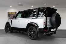 Land Rover Defender 110 D300 X-Dynamic HSE - U1648
