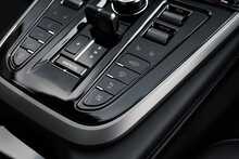 Aston Martin DBX V8 707 - U1658