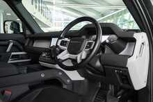 Land Rover Defender 90 D250 X-Dynamic SE - U1668