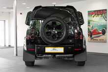 Land Rover Defender 90 D250 X-Dynamic SE - U1668